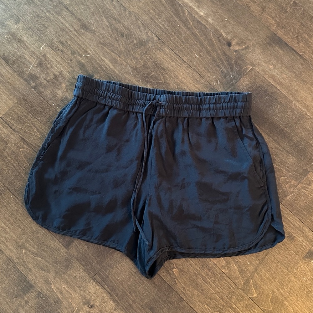 Club Monaco black silk short shorts - size xs